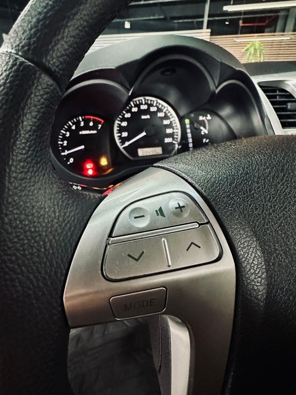 Toyota HILUX SW4 2.7 SR 4X2 16V FLEX 4P AUTOMÁTICO 2014/2015 CASTELLAN E TOMAZONI MOTORS CAXIAS DO SUL / Carros no Vale