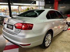 Volkswagen JETTA 2.0 COMFORTLINE FLEX 4P TIPTRONIC 2012/2012 CASTELLAN E TOMAZONI MOTORS CAXIAS DO SUL / Carros no Vale