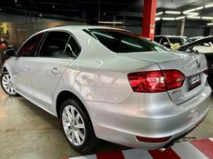 Volkswagen JETTA 2.0 COMFORTLINE FLEX 4P TIPTRONIC 2012/2012 CASTELLAN E TOMAZONI MOTORS CAXIAS DO SUL / Carros no Vale
