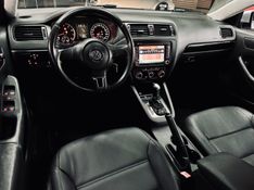 Volkswagen JETTA 2.0 COMFORTLINE FLEX 4P TIPTRONIC 2012/2012 CASTELLAN E TOMAZONI MOTORS CAXIAS DO SUL / Carros no Vale