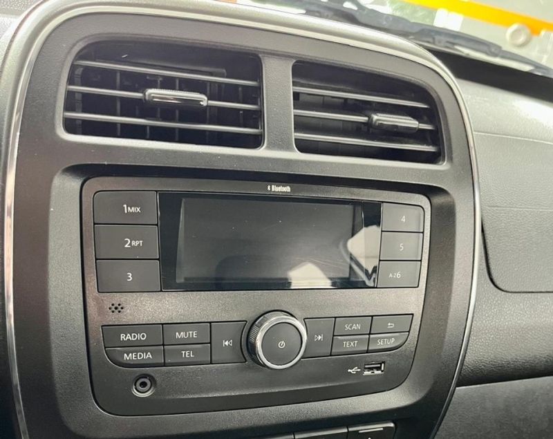 Renault KWID 1.0 12V SCE FLEX ZEN MANUAL 2022/2023 DRSUL SEMINOVOS CAXIAS DO SUL – LAJEADO – SANTA CRUZ DO SUL / Carros no Vale