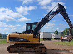 Caterpillar ESCAVADEIRA 320 320DFM 2014/2014 CAMINHÕES & CAMIONETAS PASSO FUNDO / Carros no Vale