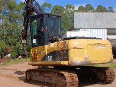 Caterpillar ESCAVADEIRA 320 320DFM 2014/2014 CAMINHÕES & CAMIONETAS PASSO FUNDO / Carros no Vale