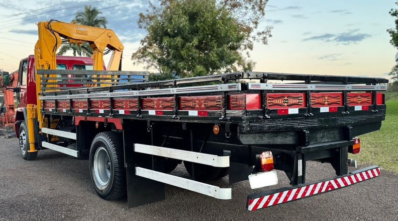 Ford Cargo 1317 E T Munck 2005/2005 CAMINHÕES & CAMIONETAS PASSO FUNDO / Carros no Vale