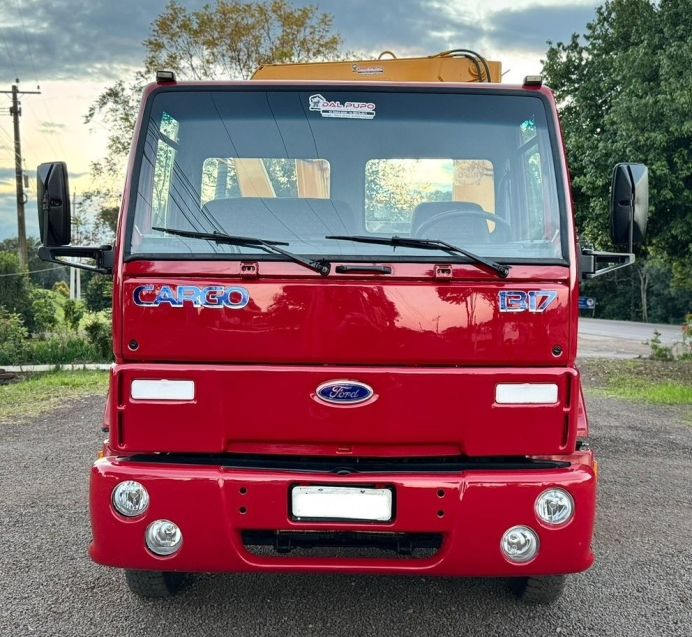 Ford Cargo 1317 E T Munck 2005/2005 CAMINHÕES & CAMIONETAS PASSO FUNDO / Carros no Vale