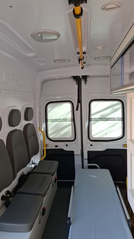 Ford TRANSIT 2.0 ECOBLUE DIESEL MINIBUS VIDRADA L3H2 AUTOMÁTICO 2022/2023 CAMINHÕES & CAMIONETAS PASSO FUNDO / Carros no Vale