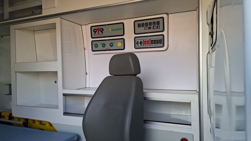Ford TRANSIT 2.0 ECOBLUE DIESEL MINIBUS VIDRADA L3H2 AUTOMÁTICO 2022/2023 CAMINHÕES & CAMIONETAS PASSO FUNDO / Carros no Vale