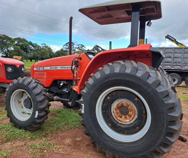 Massey Ferguson Trator 4275 MF 5275 4×4 2002/2002 CAMINHÕES & CAMIONETAS PASSO FUNDO / Carros no Vale