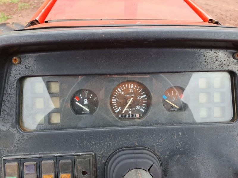 Massey Ferguson Trator 4275 MF 5275 4×4 2002/2002 CAMINHÕES & CAMIONETAS PASSO FUNDO / Carros no Vale