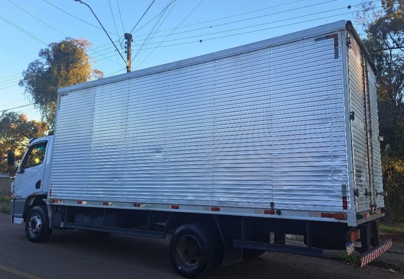 Mercedes-Benz Accelo 1016 2p Baú 2013/2013 CAMINHÕES & CAMIONETAS PASSO FUNDO / Carros no Vale