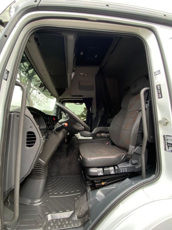 Mercedes-Benz Atego 3030 8×2 Câmara Fria 2021/2021 CAMINHÕES & CAMIONETAS PASSO FUNDO / Carros no Vale