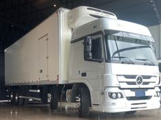 Mercedes-Benz Atego 3030 8×2 Câmara Fria 2021/2021 CAMINHÕES & CAMIONETAS PASSO FUNDO / Carros no Vale