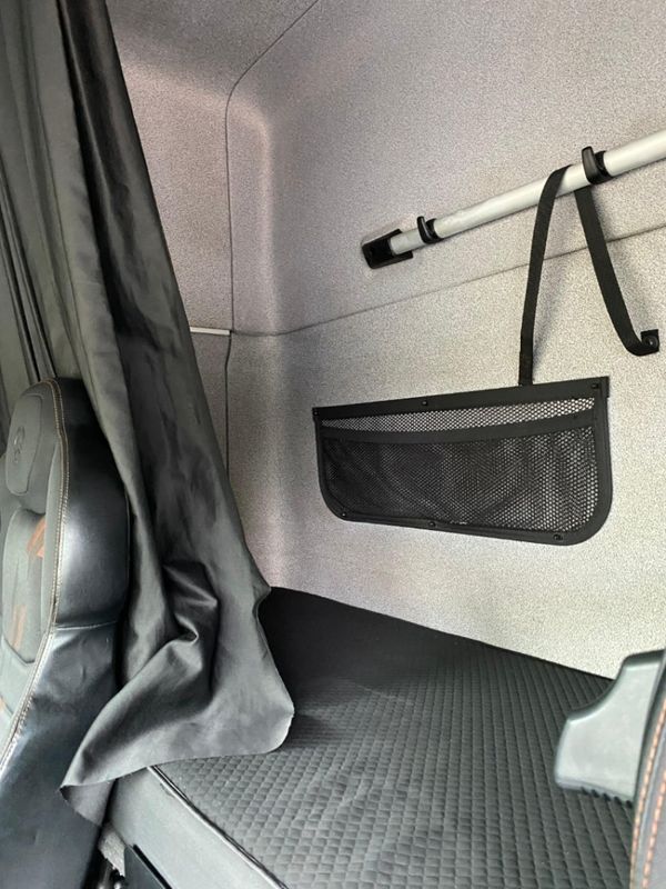 Mercedes-Benz Atego 3030 8×2 Câmara Fria 2021/2021 CAMINHÕES & CAMIONETAS PASSO FUNDO / Carros no Vale
