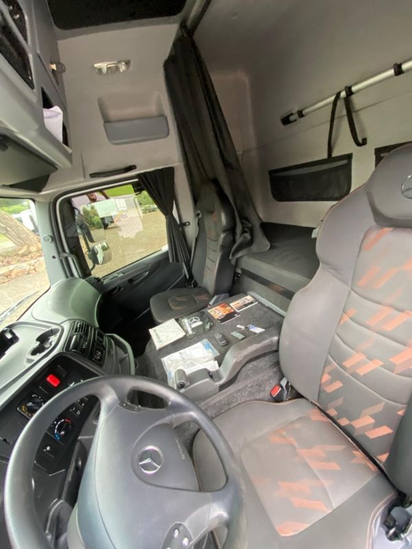 Mercedes-Benz Atego 3030 8×2 Câmara Fria 2021/2021 CAMINHÕES & CAMIONETAS PASSO FUNDO / Carros no Vale
