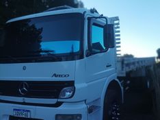Mercedes-Benz Atego 2425 3-Eixos 2p Carroceria 2009/2009 CAMINHÕES & CAMIONETAS PASSO FUNDO / Carros no Vale