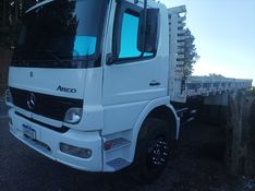 Mercedes-Benz Atego 2425 3-Eixos 2p Carroceria 2009/2009 CAMINHÕES & CAMIONETAS PASSO FUNDO / Carros no Vale