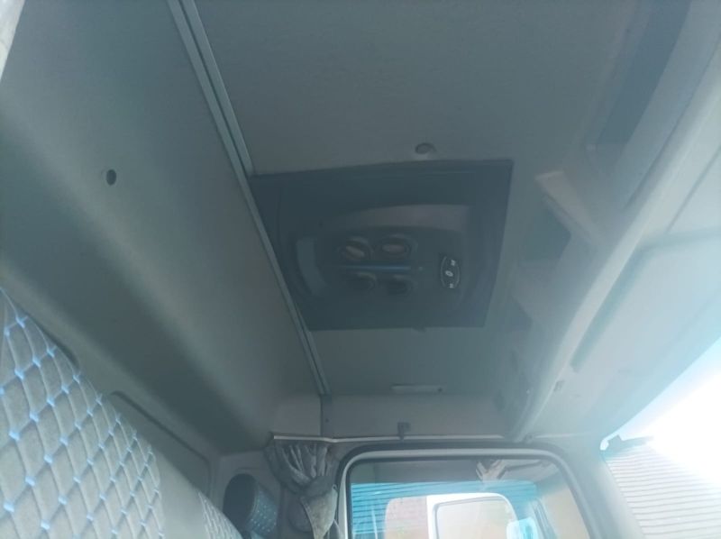 Mercedes-Benz Atego 2425 3-Eixos 2p Carroceria 2009/2009 CAMINHÕES & CAMIONETAS PASSO FUNDO / Carros no Vale
