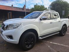 Nissan FRONTIER 2.3 16V TURBO DIESEL LE CD 4X4 AUTOMÁTICO 2017/2017 CAMINHÕES & CAMIONETAS PASSO FUNDO / Carros no Vale