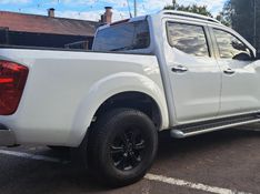 Nissan FRONTIER 2.3 16V TURBO DIESEL LE CD 4X4 AUTOMÁTICO 2017/2017 CAMINHÕES & CAMIONETAS PASSO FUNDO / Carros no Vale