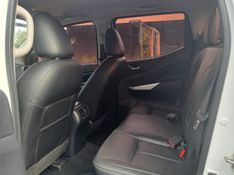 Nissan FRONTIER 2.3 16V TURBO DIESEL LE CD 4X4 AUTOMÁTICO 2017/2017 CAMINHÕES & CAMIONETAS PASSO FUNDO / Carros no Vale