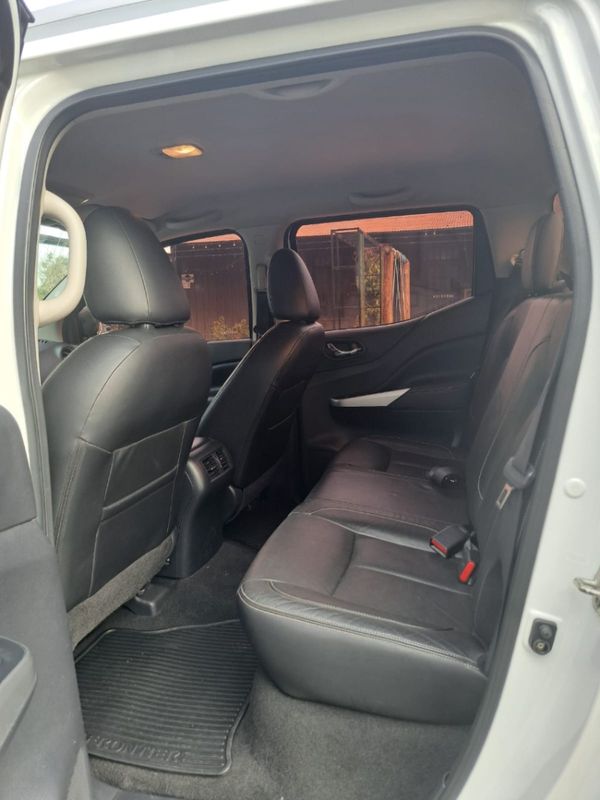 Nissan FRONTIER 2.3 16V TURBO DIESEL LE CD 4X4 AUTOMÁTICO 2017/2017 CAMINHÕES & CAMIONETAS PASSO FUNDO / Carros no Vale