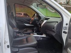 Nissan FRONTIER 2.3 16V TURBO DIESEL LE CD 4X4 AUTOMÁTICO 2017/2017 CAMINHÕES & CAMIONETAS PASSO FUNDO / Carros no Vale
