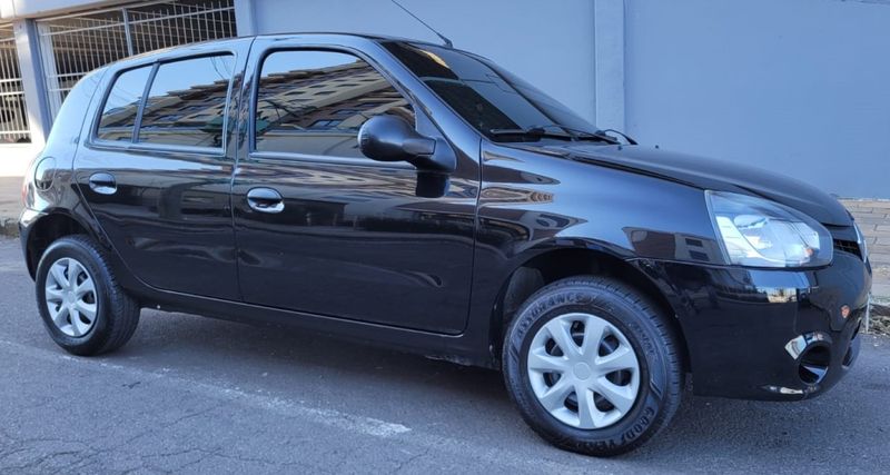 Renault CLIO 1.0 EXPRESSION 16V FLEX 4P MANUAL 2013/2014 CAMINHÕES & CAMIONETAS PASSO FUNDO / Carros no Vale