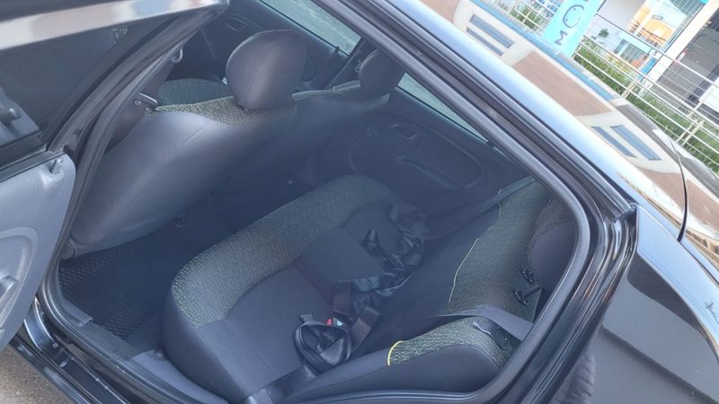 Renault CLIO 1.0 EXPRESSION 16V FLEX 4P MANUAL 2013/2014 CAMINHÕES & CAMIONETAS PASSO FUNDO / Carros no Vale