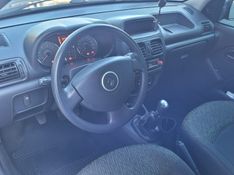 Renault CLIO 1.0 EXPRESSION 16V FLEX 4P MANUAL 2013/2014 CAMINHÕES & CAMIONETAS PASSO FUNDO / Carros no Vale