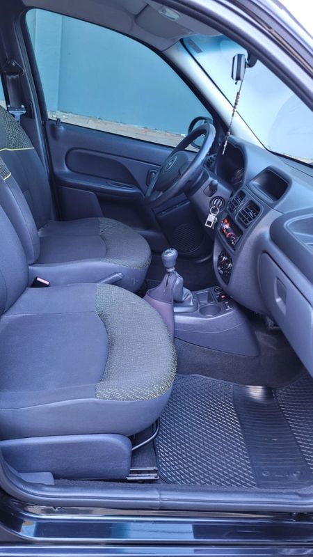 Renault CLIO 1.0 EXPRESSION 16V FLEX 4P MANUAL 2013/2014 CAMINHÕES & CAMIONETAS PASSO FUNDO / Carros no Vale