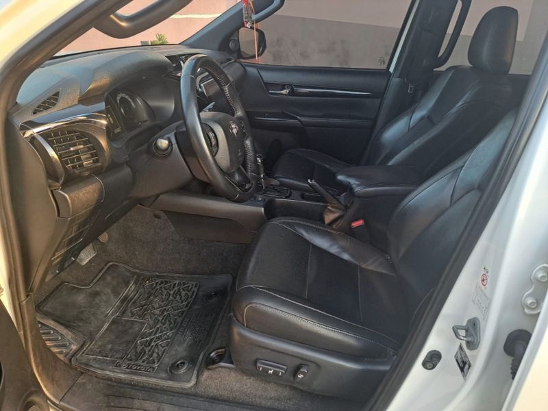 Toyota HILUX 2.8 SRX 4X4 CD 16V DIESEL 4P AUTOMÁTICO 2018/2019 CAMINHÕES & CAMIONETAS PASSO FUNDO / Carros no Vale