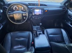 Toyota HILUX 2.8 SRX 4X4 CD 16V DIESEL 4P AUTOMÁTICO 2018/2019 CAMINHÕES & CAMIONETAS PASSO FUNDO / Carros no Vale