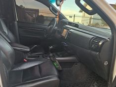 Toyota HILUX 2.8 SRX 4X4 CD 16V DIESEL 4P AUTOMÁTICO 2018/2019 CAMINHÕES & CAMIONETAS PASSO FUNDO / Carros no Vale