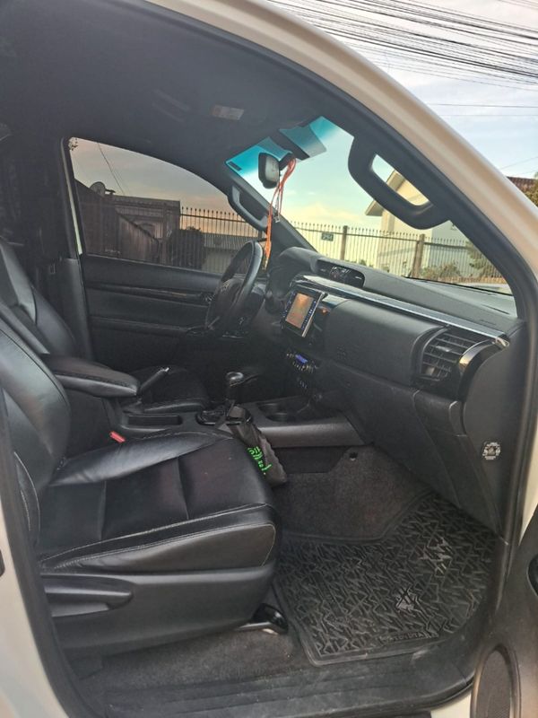 Toyota HILUX 2.8 SRX 4X4 CD 16V DIESEL 4P AUTOMÁTICO 2018/2019 CAMINHÕES & CAMIONETAS PASSO FUNDO / Carros no Vale