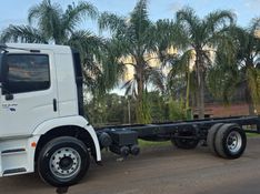 Volkswagen 17-230 E Constellation 2p Chassi 2019/2020 CAMINHÕES & CAMIONETAS PASSO FUNDO / Carros no Vale