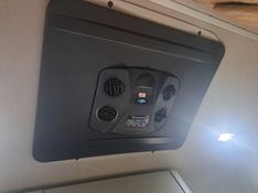 Volkswagen 24-280 CRM 6X2 24-280 E Constel 6×2 Baú 2017/2018 CAMINHÕES & CAMIONETAS PASSO FUNDO / Carros no Vale