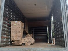 Volkswagen 24-280 CRM 6X2 24-280 E Constel 6×2 Baú 2017/2018 CAMINHÕES & CAMIONETAS PASSO FUNDO / Carros no Vale