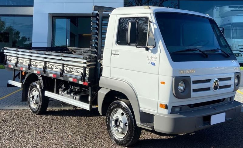 Volkswagen 5140 VW 5-140 E Delivery 2p (diesel) 2010/2010 CAMINHÕES & CAMIONETAS PASSO FUNDO / Carros no Vale