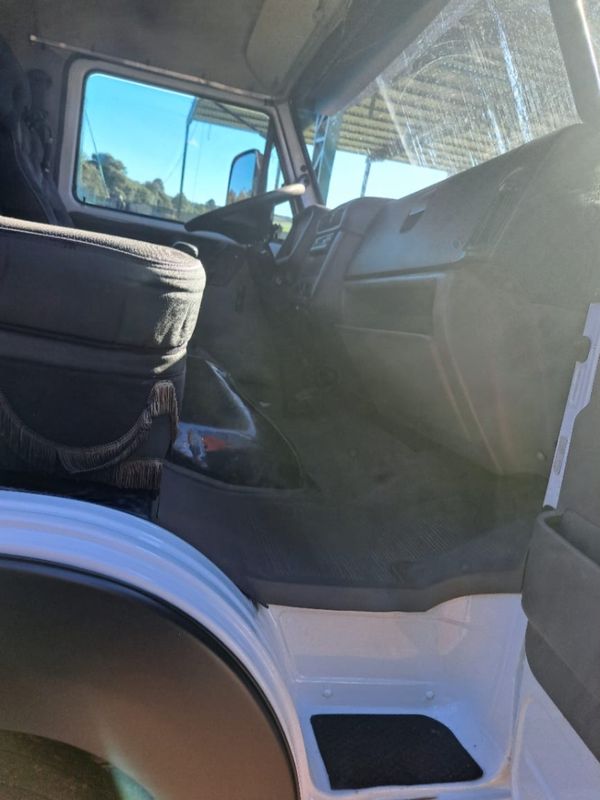 Volkswagen 8-160 VW 8-160 E Delivery 2p Chassi 2017/2018 CAMINHÕES & CAMIONETAS PASSO FUNDO / Carros no Vale