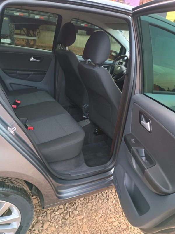 Volkswagen FOX 1.6 MSI TOTAL FLEX CONNECT 4P I-MOTION 2019/2019 CAMINHÕES & CAMIONETAS PASSO FUNDO / Carros no Vale