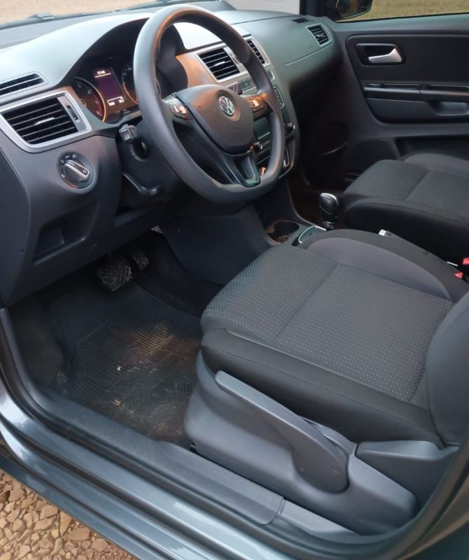 Volkswagen FOX 1.6 MSI TOTAL FLEX CONNECT 4P I-MOTION 2019/2019 CAMINHÕES & CAMIONETAS PASSO FUNDO / Carros no Vale