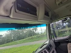 Volvo VM 270 6×2 2p Caçamba 2013/2013 CAMINHÕES & CAMIONETAS PASSO FUNDO / Carros no Vale
