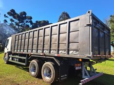 Volvo VM 270 6×2 2p Caçamba 2013/2013 CAMINHÕES & CAMIONETAS PASSO FUNDO / Carros no Vale