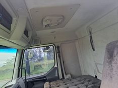 Volvo VM 270 6×2 2p Caçamba 2013/2013 CAMINHÕES & CAMIONETAS PASSO FUNDO / Carros no Vale