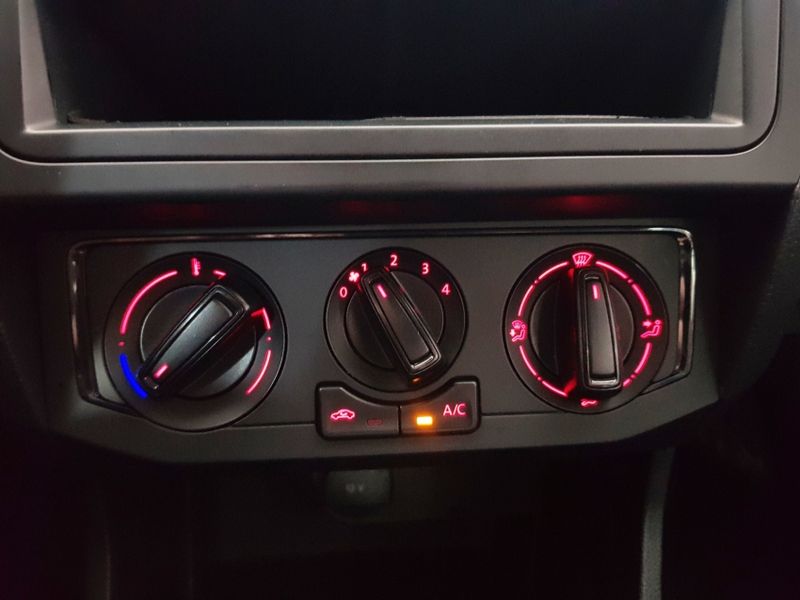 Volkswagen SAVEIRO 1.6 MSI ROBUST CD 8V FLEX 2P MANUAL 2020/2021 ADVANT AUTOMÓVEIS CAXIAS DO SUL / Carros no Vale