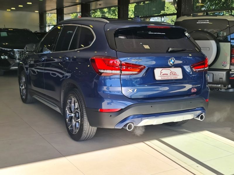 BMW X1 2.0 16V TURBO ACTIVEFLEX SDRIVE20I X-LINE 4P AUTOMÁTICO 2021/2022 CARRO DEZ NOVO HAMBURGO / Carros no Vale