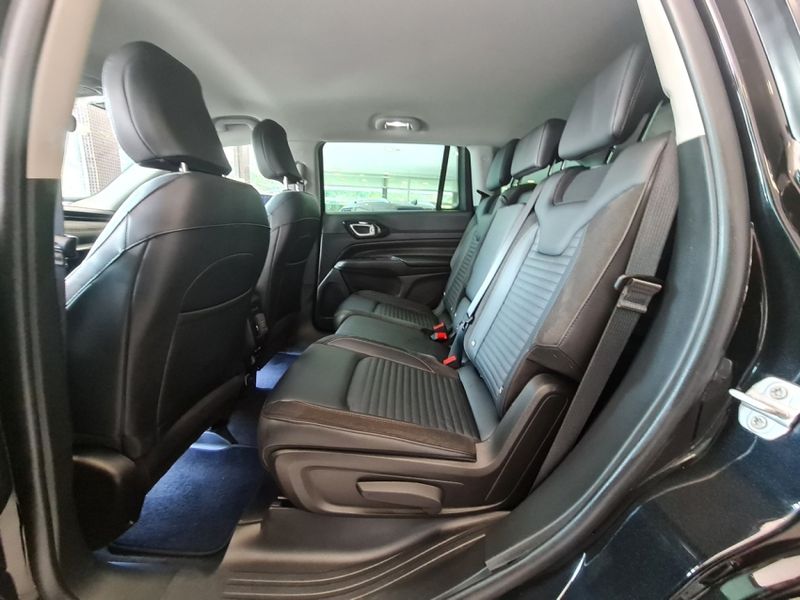 JEEP COMMANDER 1.3 T270 TURBO FLEX LIMITED AT6 2023/2023 CARRO DEZ NOVO HAMBURGO / Carros no Vale