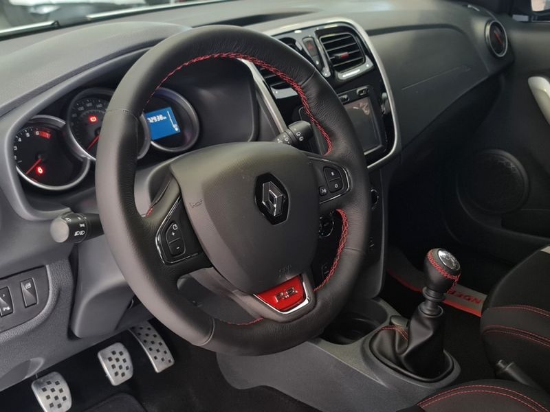 Renault SANDERO 2.0 16V HI-FLEX RS MANUAL 2016/2017 CARRO DEZ NOVO HAMBURGO / Carros no Vale