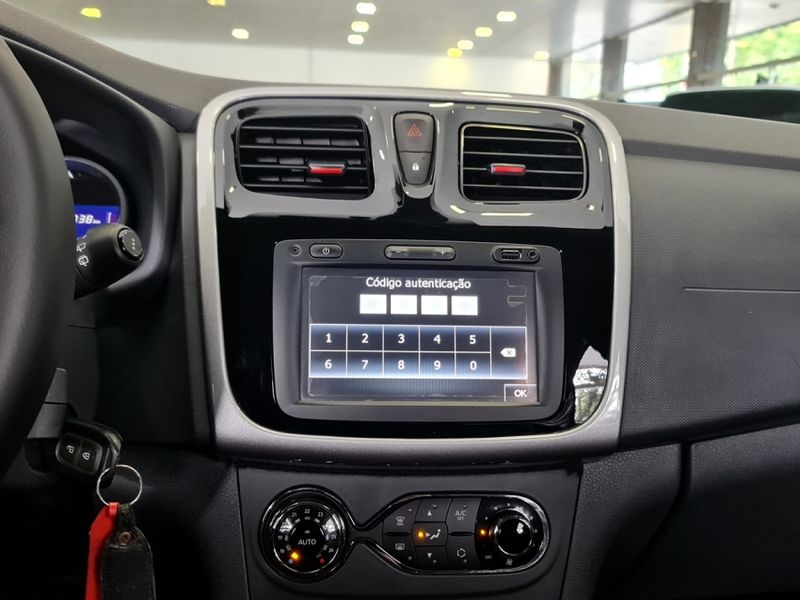 Renault SANDERO 2.0 16V HI-FLEX RS MANUAL 2016/2017 CARRO DEZ NOVO HAMBURGO / Carros no Vale