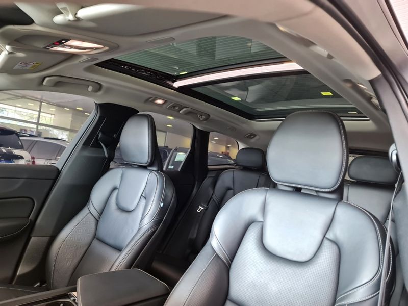 Volvo XC60 2.0 T8 RECHARGE INSCRIPTION AWD GEARTRONIC 2021/2022 CARRO DEZ NOVO HAMBURGO / Carros no Vale